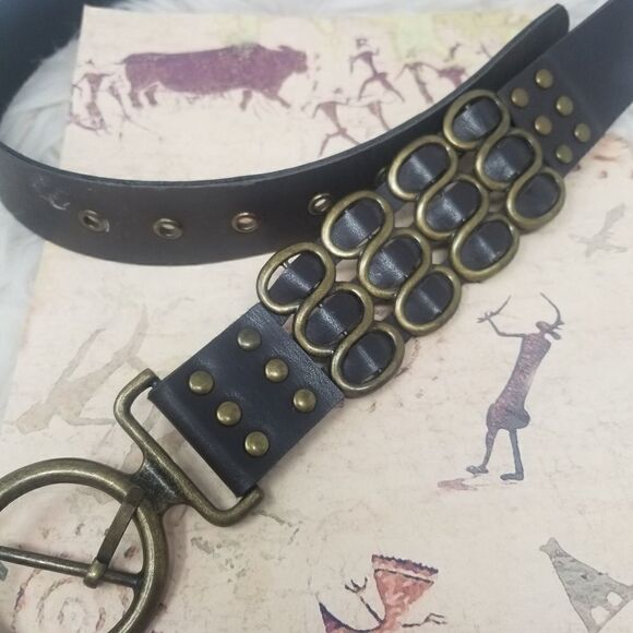 Faux Leather Belt.   - Picture 4 of 8